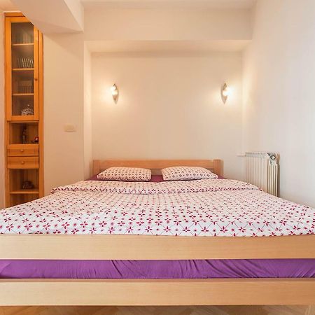 White Apartment Скопие Екстериор снимка
