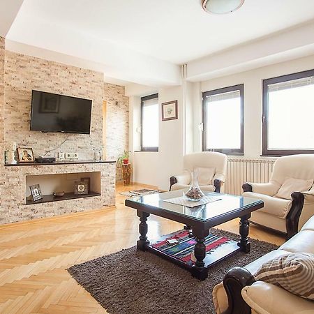 White Apartment Скопие Екстериор снимка