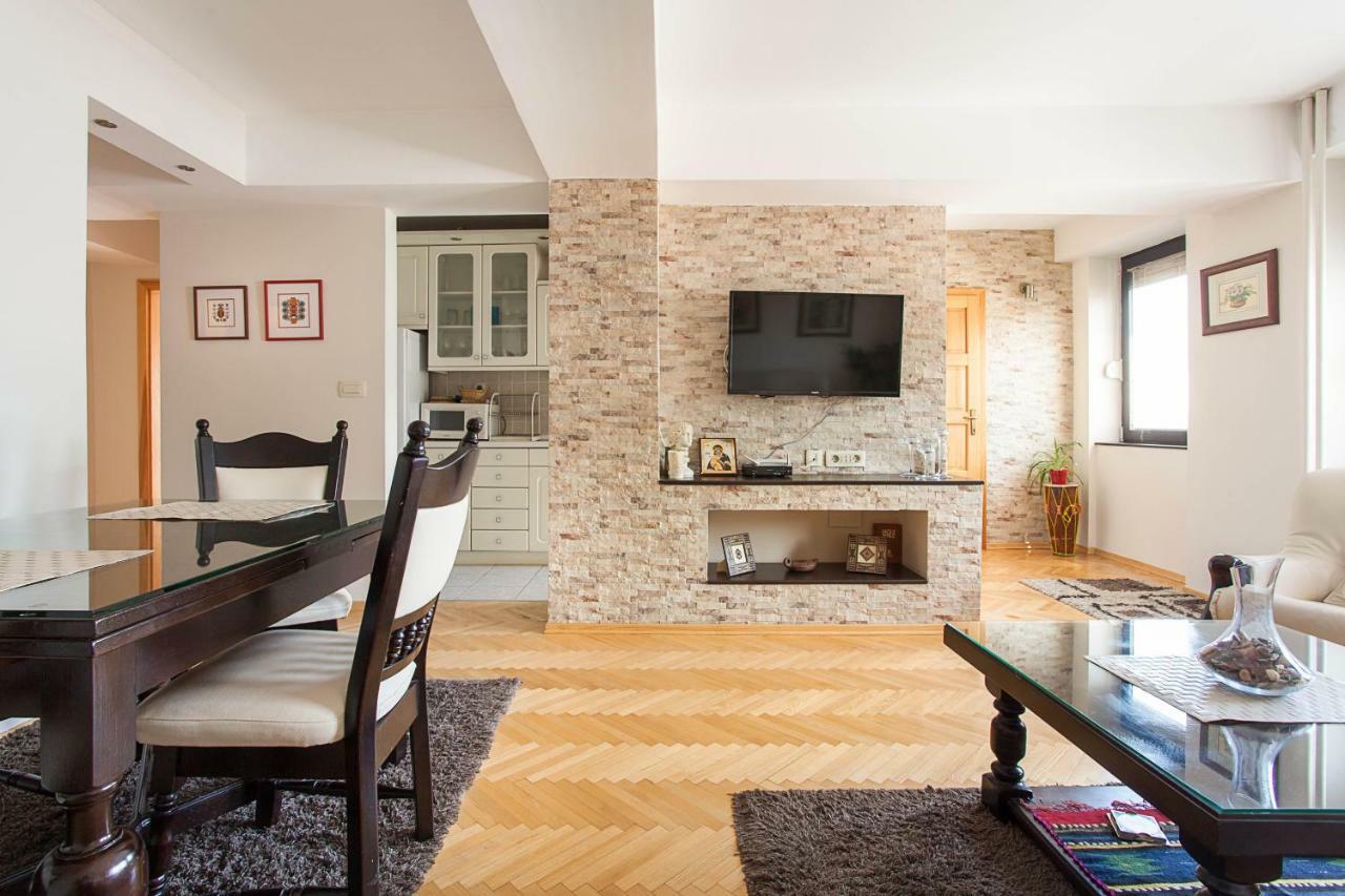 White Apartment Скопие Екстериор снимка