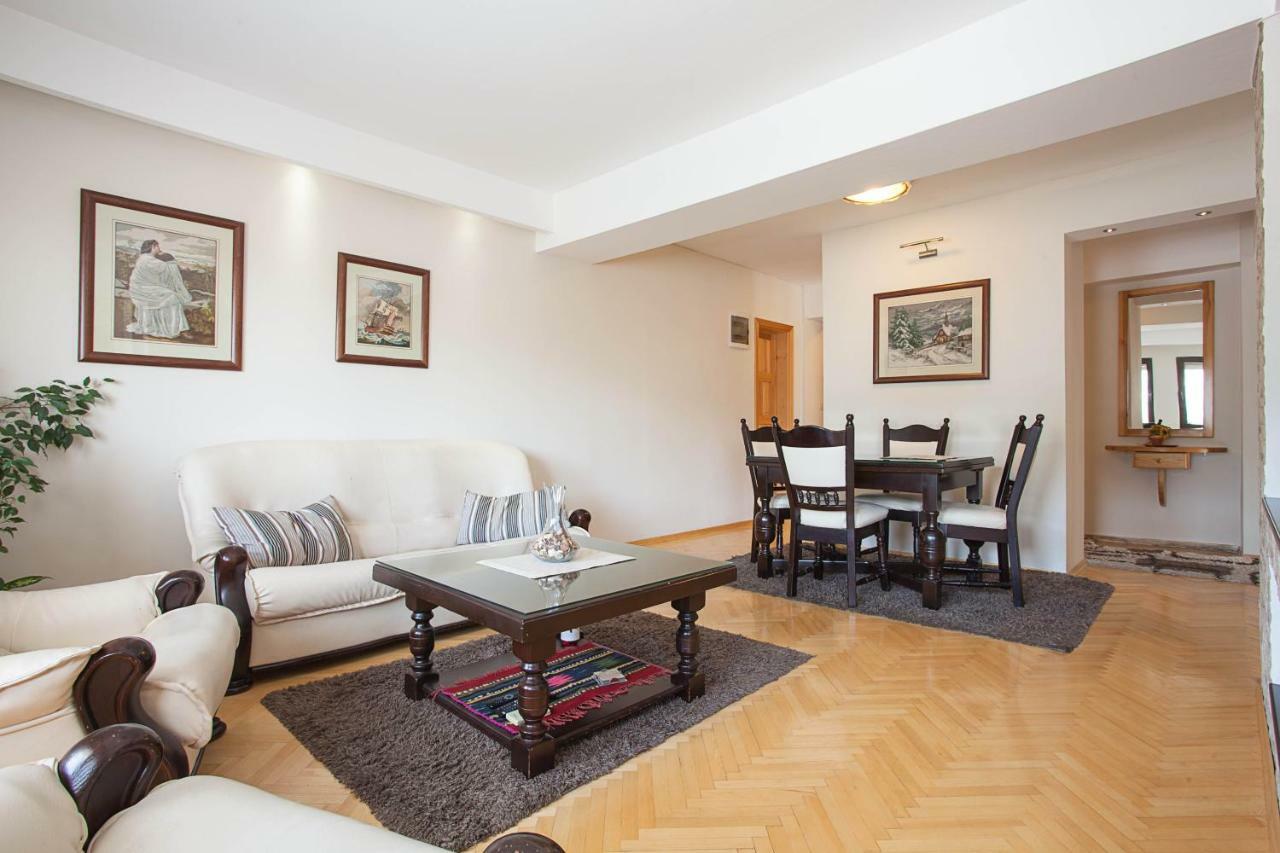 White Apartment Скопие Екстериор снимка